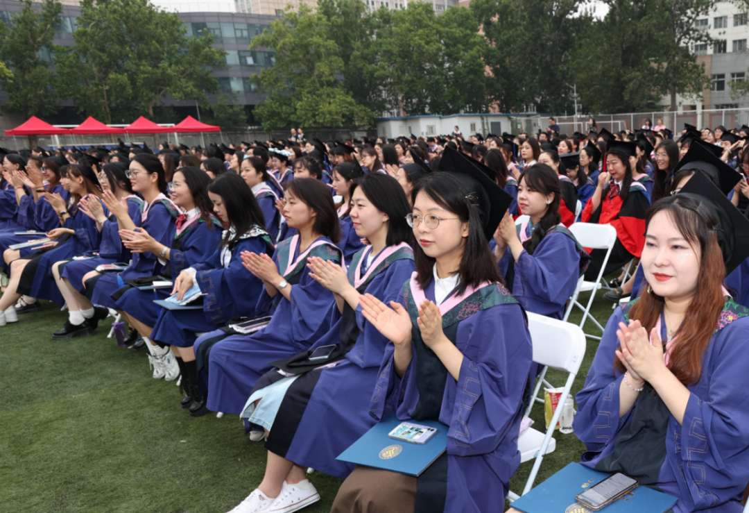 毕业祝福博士留学英语_博士毕业英文翻译_留学博士毕业英语祝福语怎么说